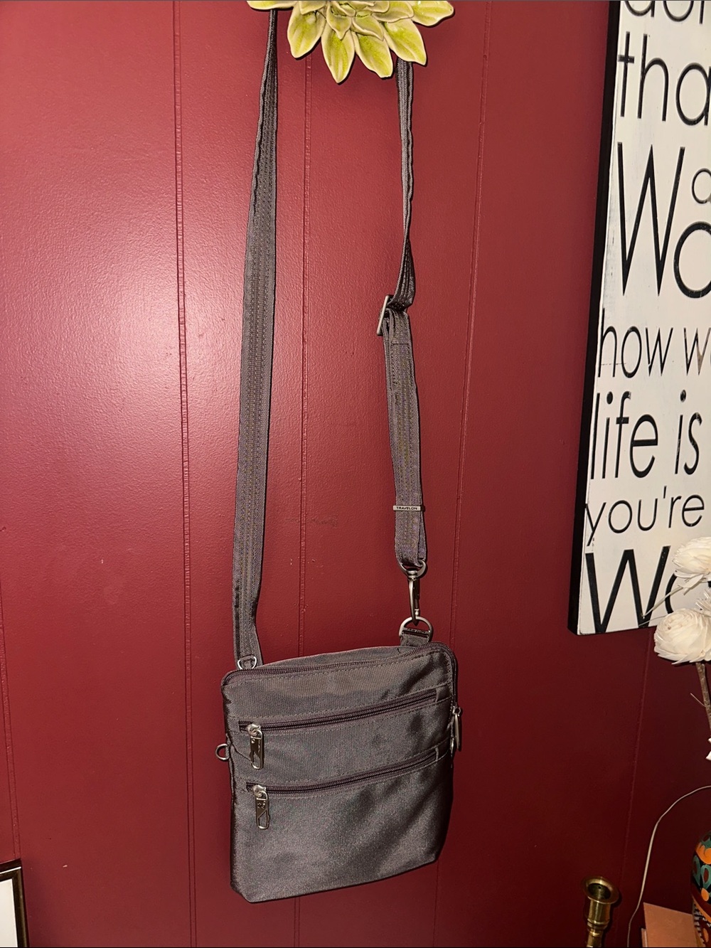 Travelon Anti-Theft Classic Crossbody